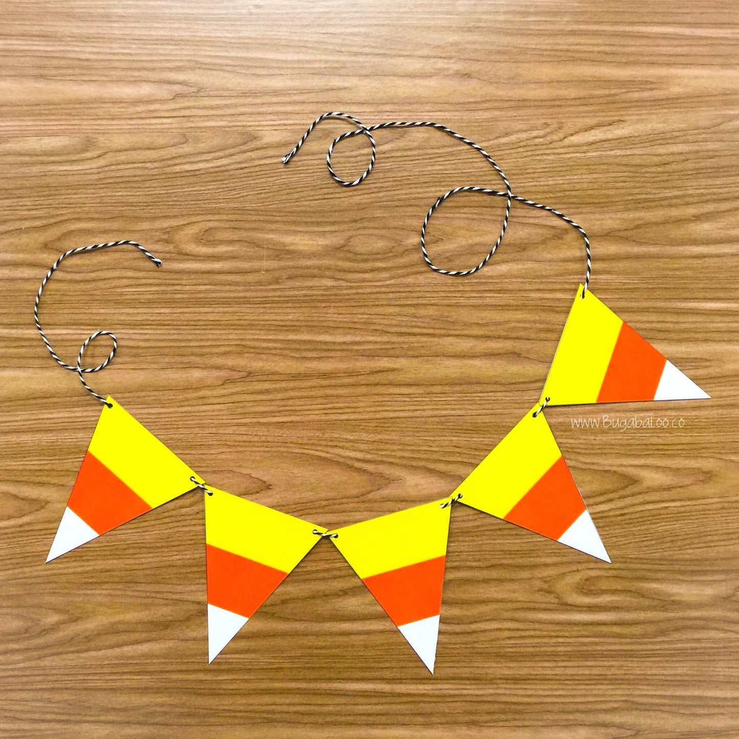 Free Printable - Halloween Candy Corn Mini-Bunting